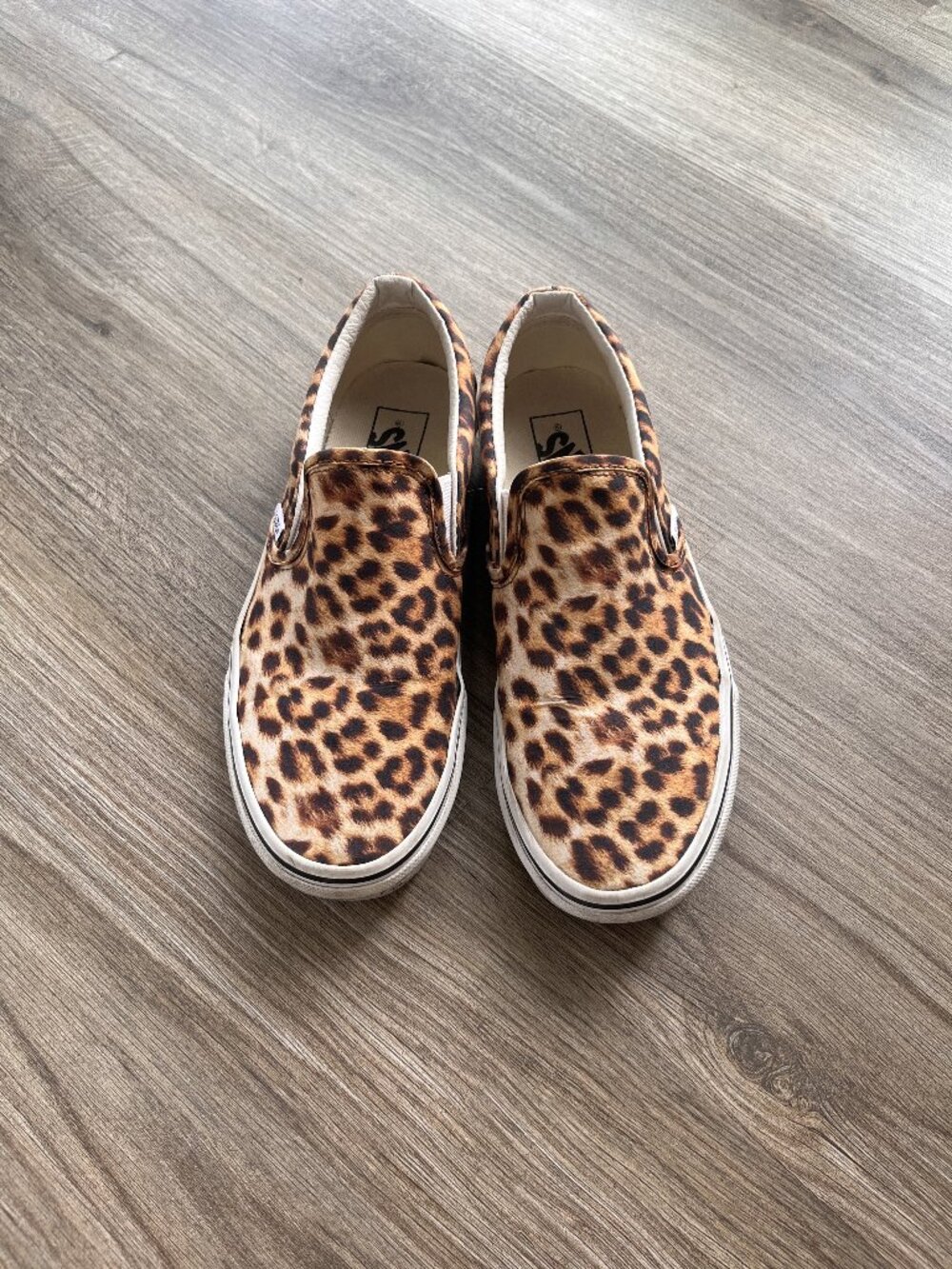 Vans Classic Slip-On Leopard Black True White Sneakers Men’s 6.5 Women’s 8